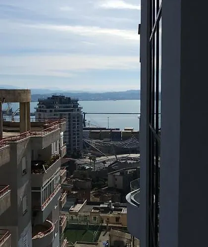 Apartment, Center & Close To The Apartment *