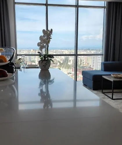 Apartment Apartment, Center & Close To The *