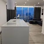 Apartment, Center & Close To The דירה דורס