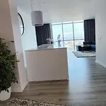 Apartment, Center & Close To The דירה *