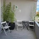 Apartment, Center & Close To The *