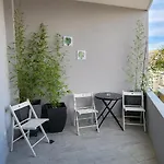 Apartment, Center & Close To The דורס