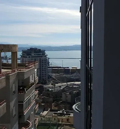 Apartment, Center & Close To The Apartment *