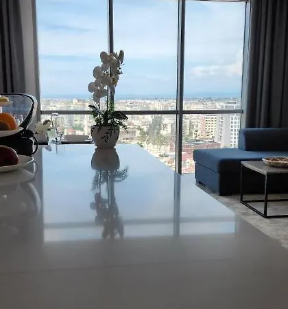 Apartment Apartment, Center & Close To The *
