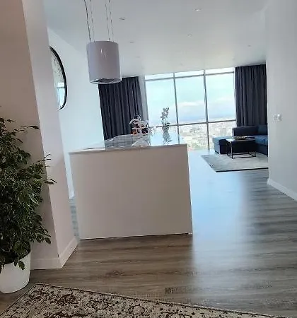 Apartment, Center & Close To The Apartment *