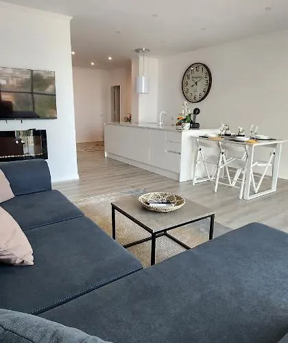 Apartment, Center & Close To The 아파트 Durrës