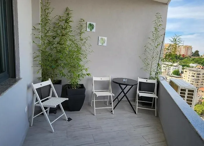 Apartment, Center & Close To The *