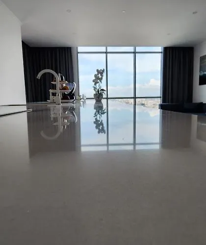 아파트 Apartment, Center & Close To The *